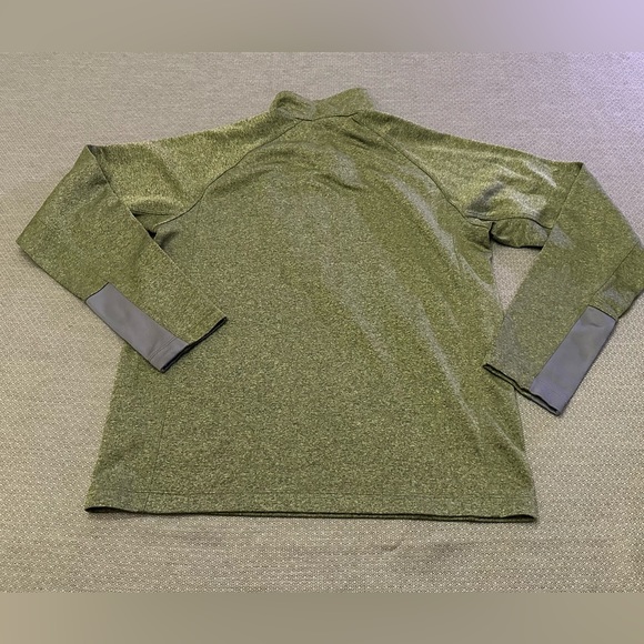 The North Face men’s green 1/4 zip pullover. Size medium - Picture 4 of 6